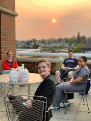 Residents dining on the Roosevelt deck